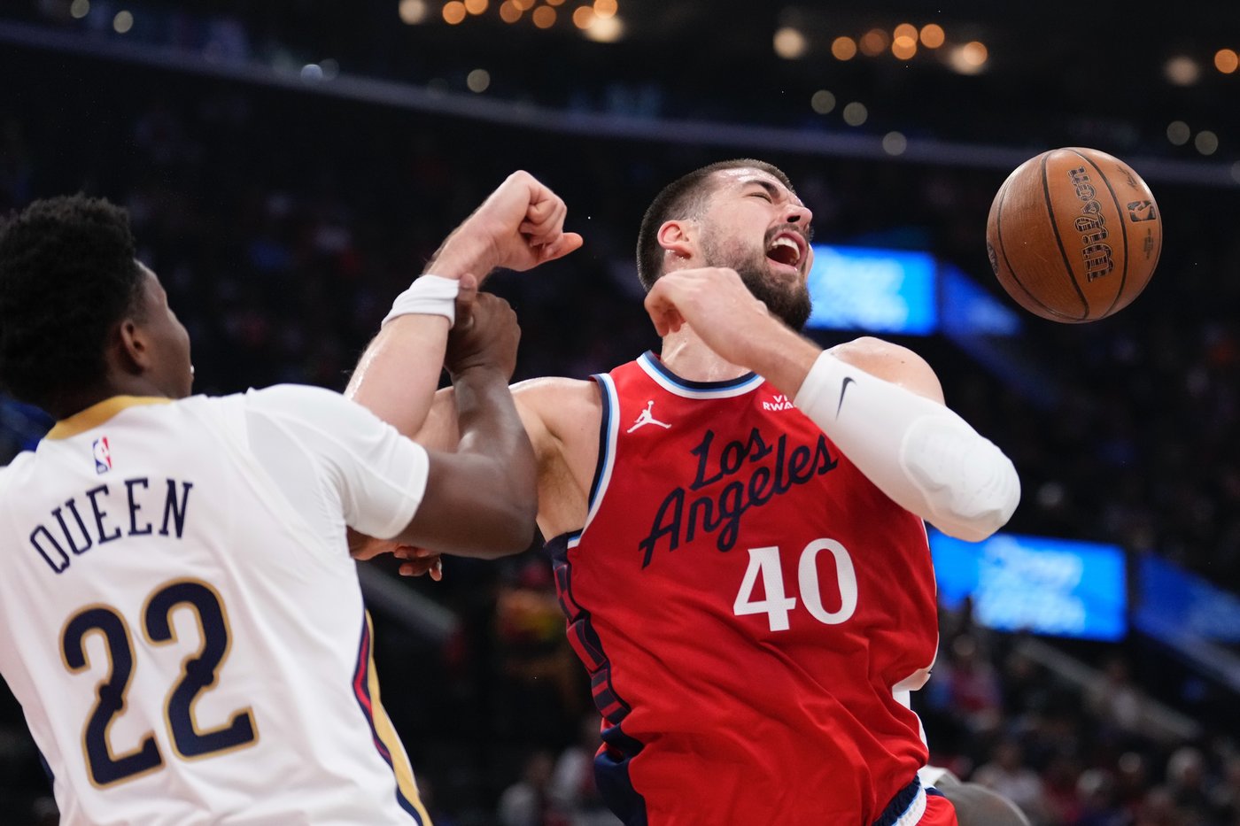 Kawhi Leonard wins it at buzzer, Clippers hold off hot-shooting Pelicans 126-124 | iNFOnews.ca Kawhi Leonard wins it at buzzer, Clippers hold off hot-shooting Pelicans 126-124 | iNFOnews.ca