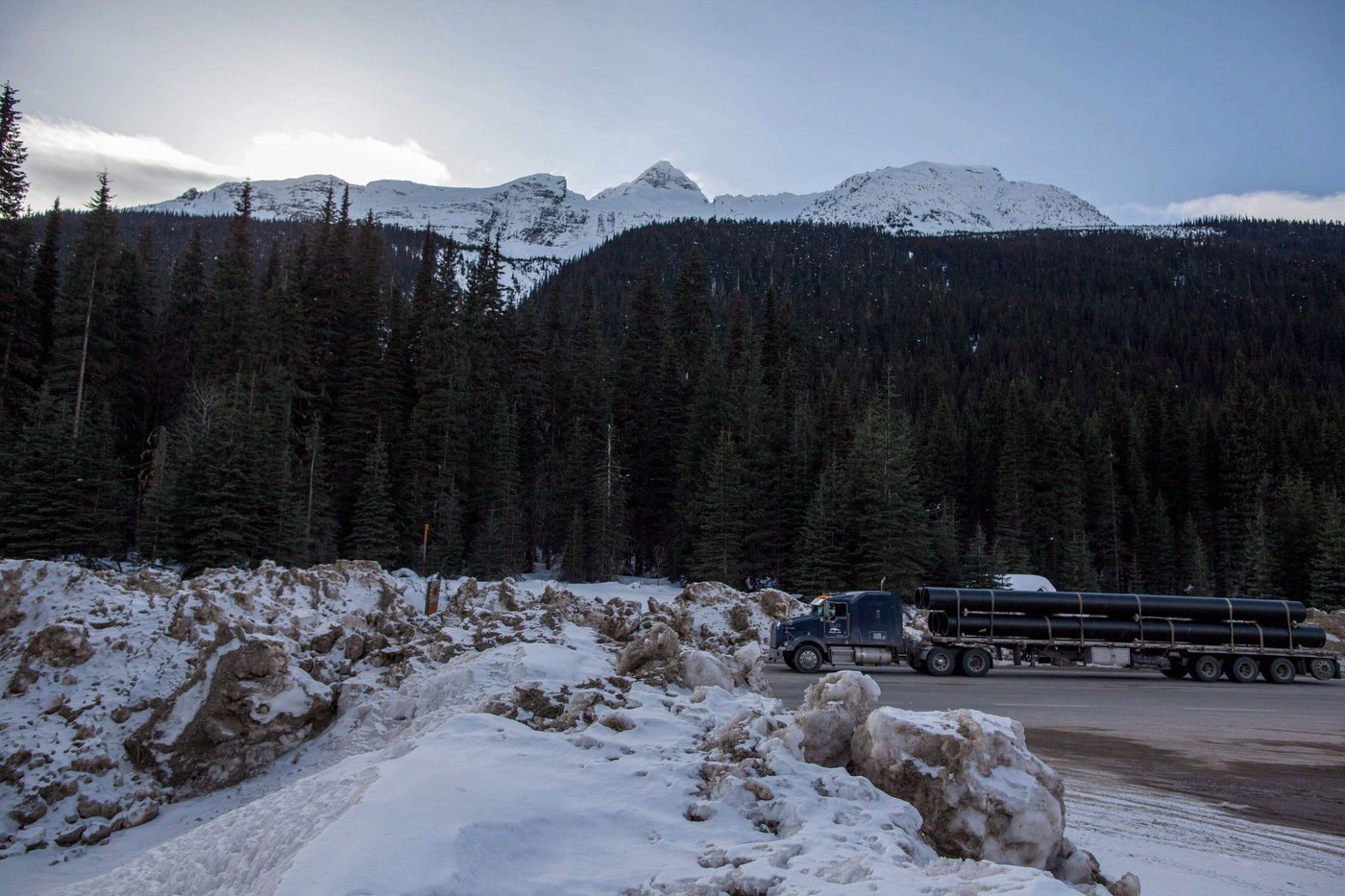 Howitzers to fall silent when avalanche control deal in Rogers Pass ends in 2027 | iNFOnews.ca