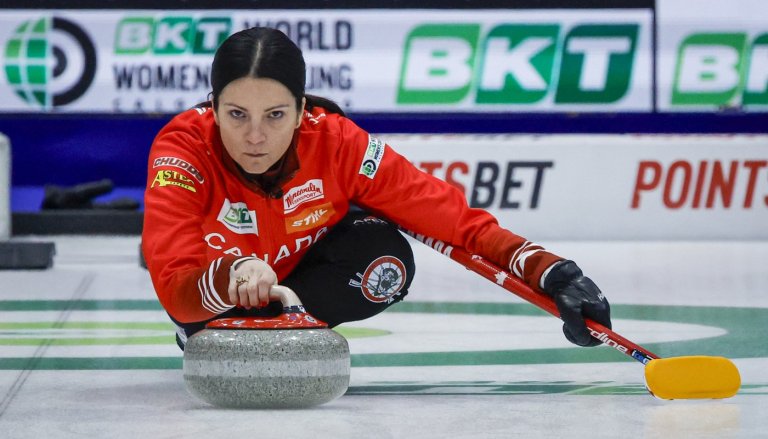 Canada's Einarson downs China 9-3 in women's world curling championship | iNFOnews.ca