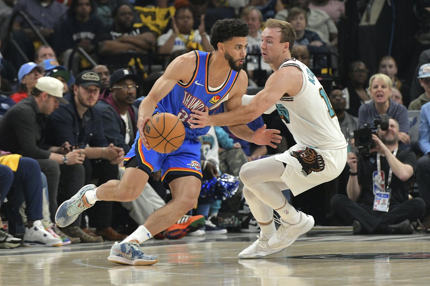 Thunder rally from 29 points down after Morant leaves with injury, top Grizzlies for 3-0 series lead | iNFOnews.ca Thunder rally from 29 points down after Morant leaves with injury, top Grizzlies for 3-0 series lead | iNFOnews.ca