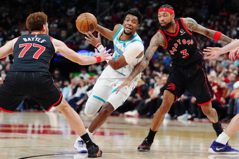 Kon Knueppel's 21 points leads Hornets past Raptors in 111-86 blowout | iNFOnews.ca