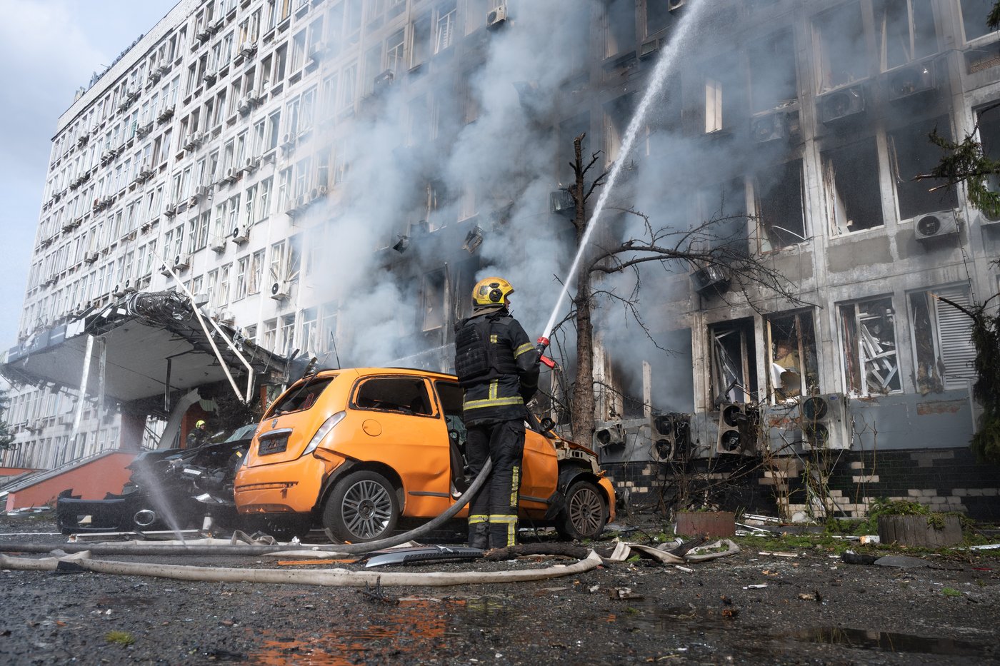 Russia pounds Kyiv with drones, killing 2 and wounding 41 before Zelenskyy’s UN address | iNFOnews.ca Russia pounds Kyiv with drones, killing 2 and wounding 41 before Zelenskyy’s UN address | iNFOnews.ca