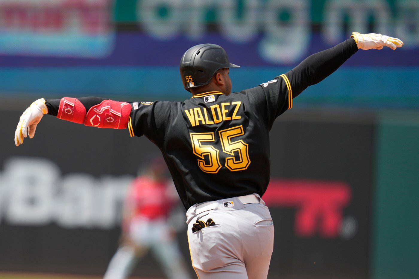Valdez and Gonzalez homer, Jones strikes out 9 as Pirates roll to 7-1 win over Guardians in Game 1 | iNFOnews.ca