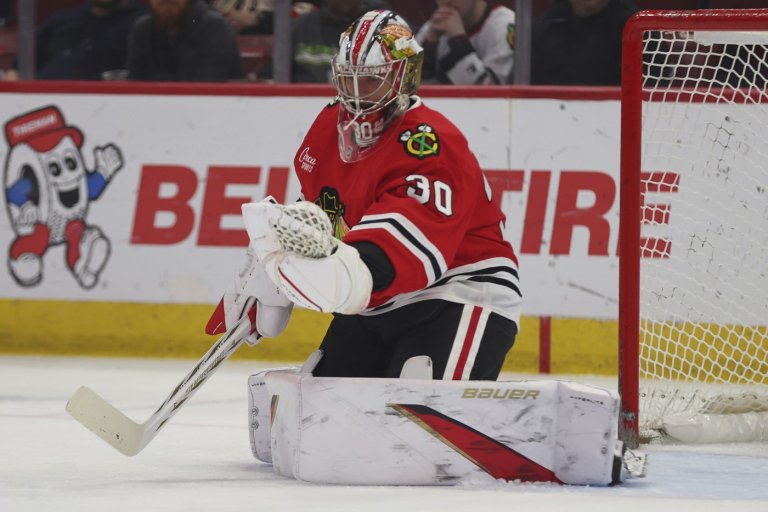 Blackhawks solidify goaltending future by signing Spencer Knight to 3-year, $17.5M extension | iNFOnews.ca