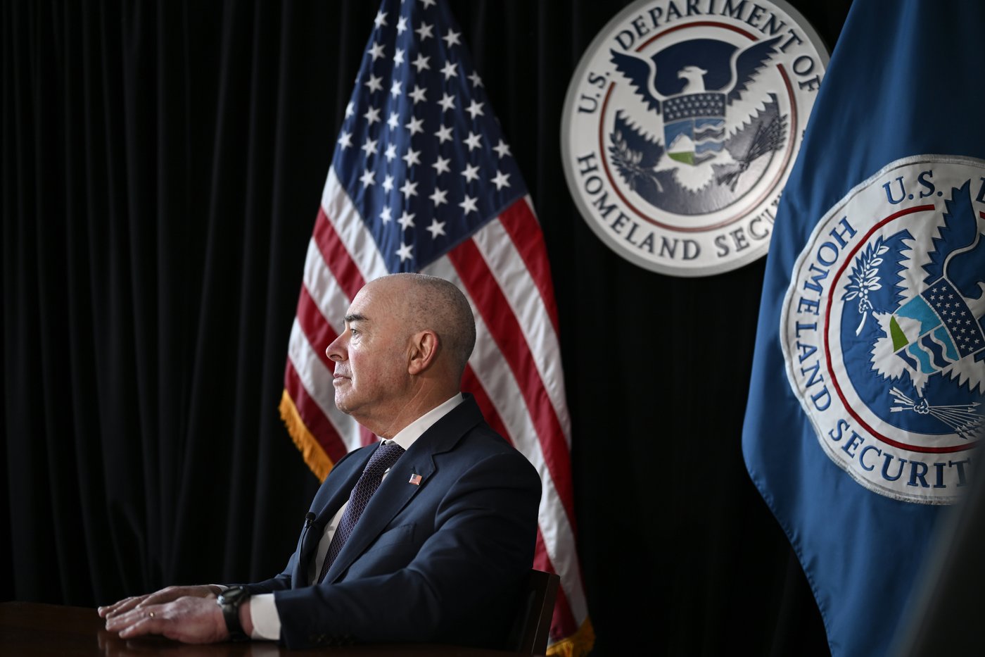 This is what the Homeland Security secretary has to say about his border record | iNFOnews.ca