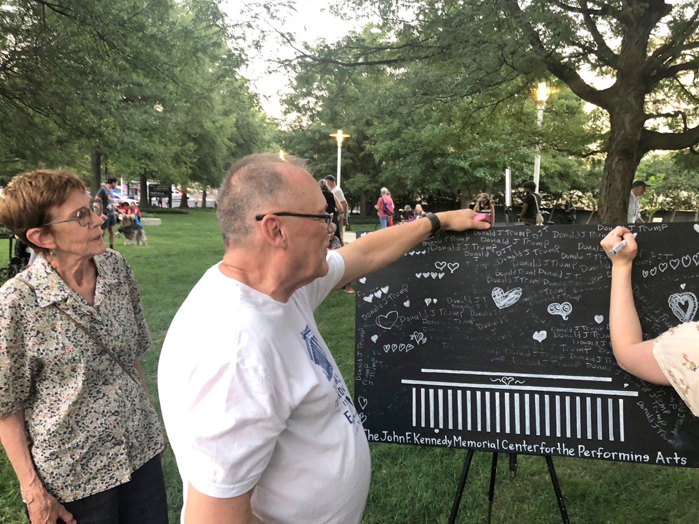 Thousands join protest outside Kennedy Center, expressing concern that Trump might tear it down | iNFOnews.ca Thousands join protest outside Kennedy Center, expressing concern that Trump might tear it down | iNFOnews.ca