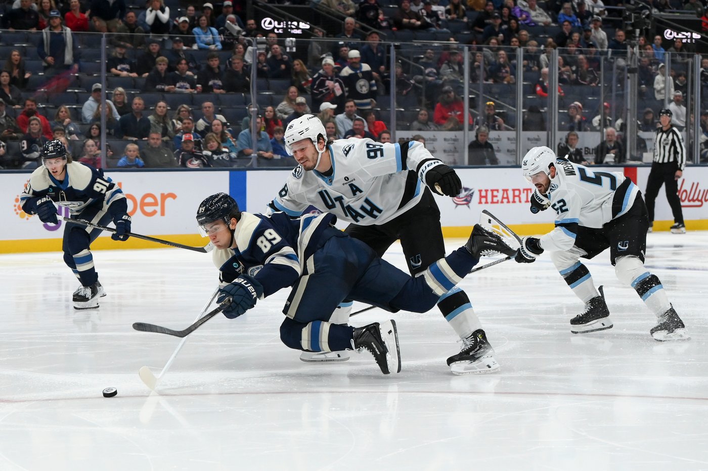 Mammoth defenseman Mikhail Sergachev leaves win over Devils after getting hit in helmet by puck | iNFOnews.ca Mammoth defenseman Mikhail Sergachev leaves win over Devils after getting hit in helmet by puck | iNFOnews.ca