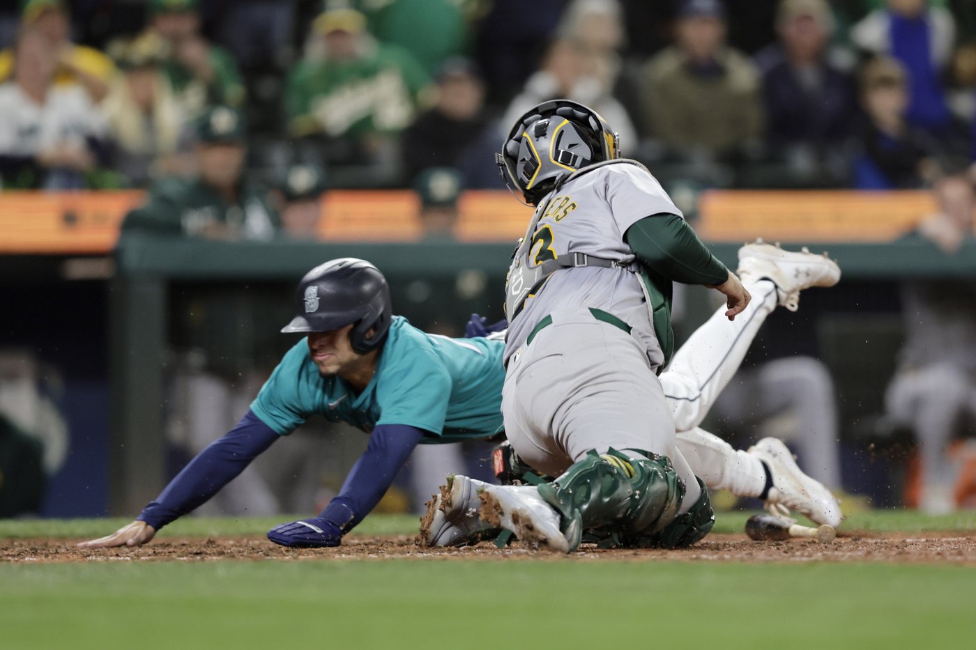 Visiting teams have slight edge in extra innings since `ghost runner' rule adopted | iNFOnews.ca