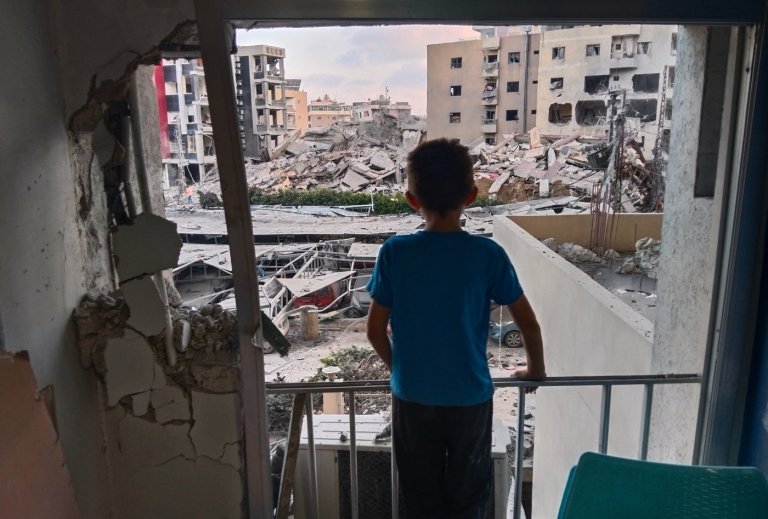A Lebanese hospital is in ruins and people flee a Beirut suburb after Israel's threat, in photos | iNFOnews.ca