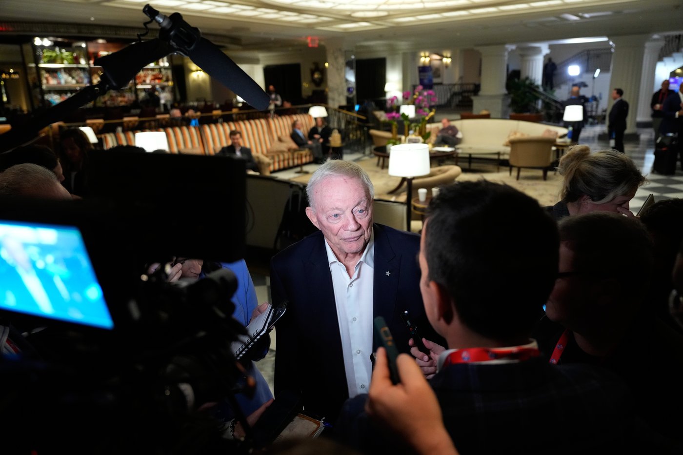 Jerry Jones doesn't see the Cowboys making any more coaching changes this season | iNFOnews.ca