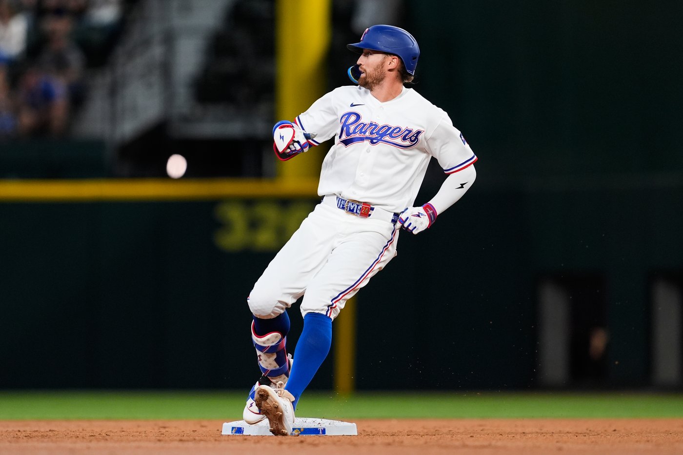 MacKenzie Gore allows 1 hit in 5 innings to help Rangers blank the Mariners 3-0 | iNFOnews.ca
