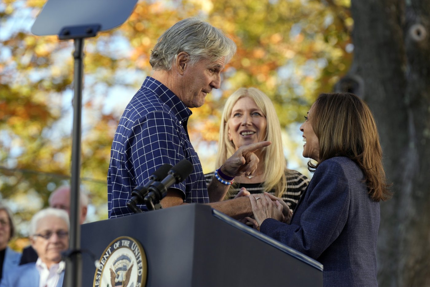 PHOTO COLLECTION: Election 2024 Campaign for President, October 16 | iNFOnews.ca