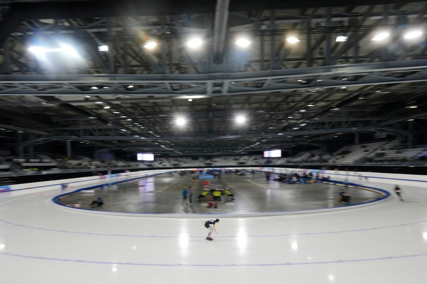 Racers say Milan Cortina speed skating venue feels like they're on a lake | iNFOnews.ca