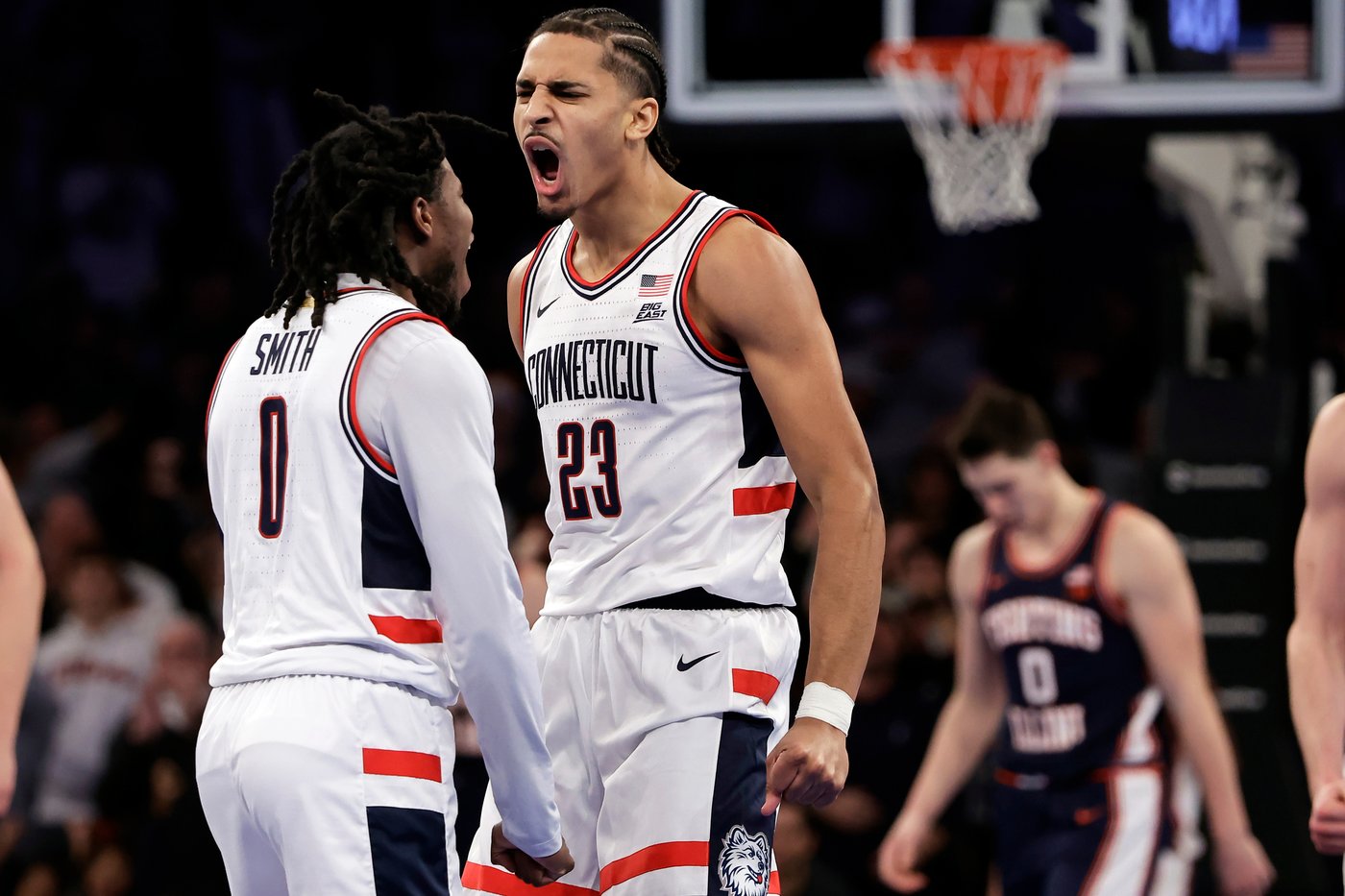 No. 5 UConn beats No. 13 Illinois 74-61 | iNFOnews.ca