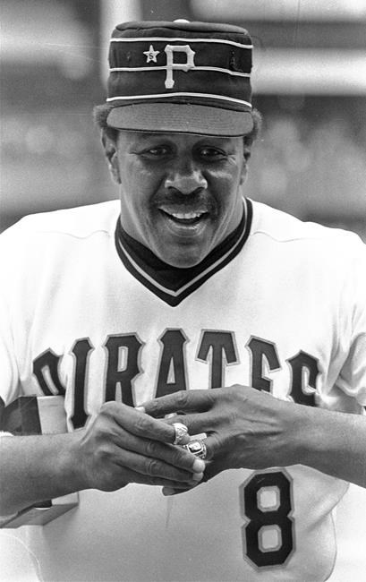 Hall of Famer's widow causes stir with memorabilia auction | iNFOnews.ca