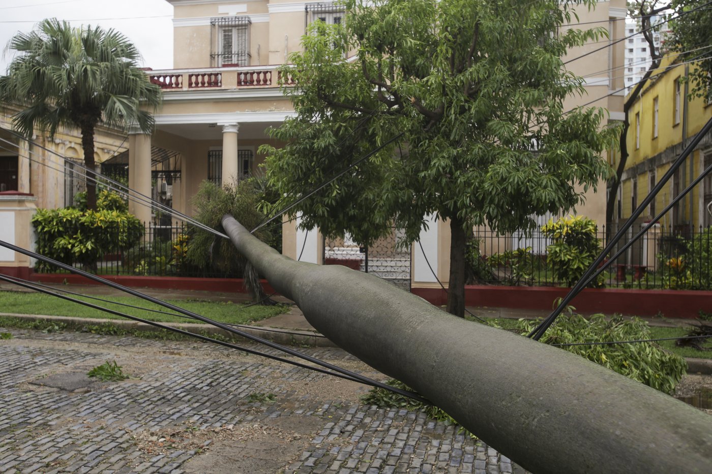 Cuba left reeling after Category 3 hurricane ravages island and knocks out power grid | iNFOnews.ca