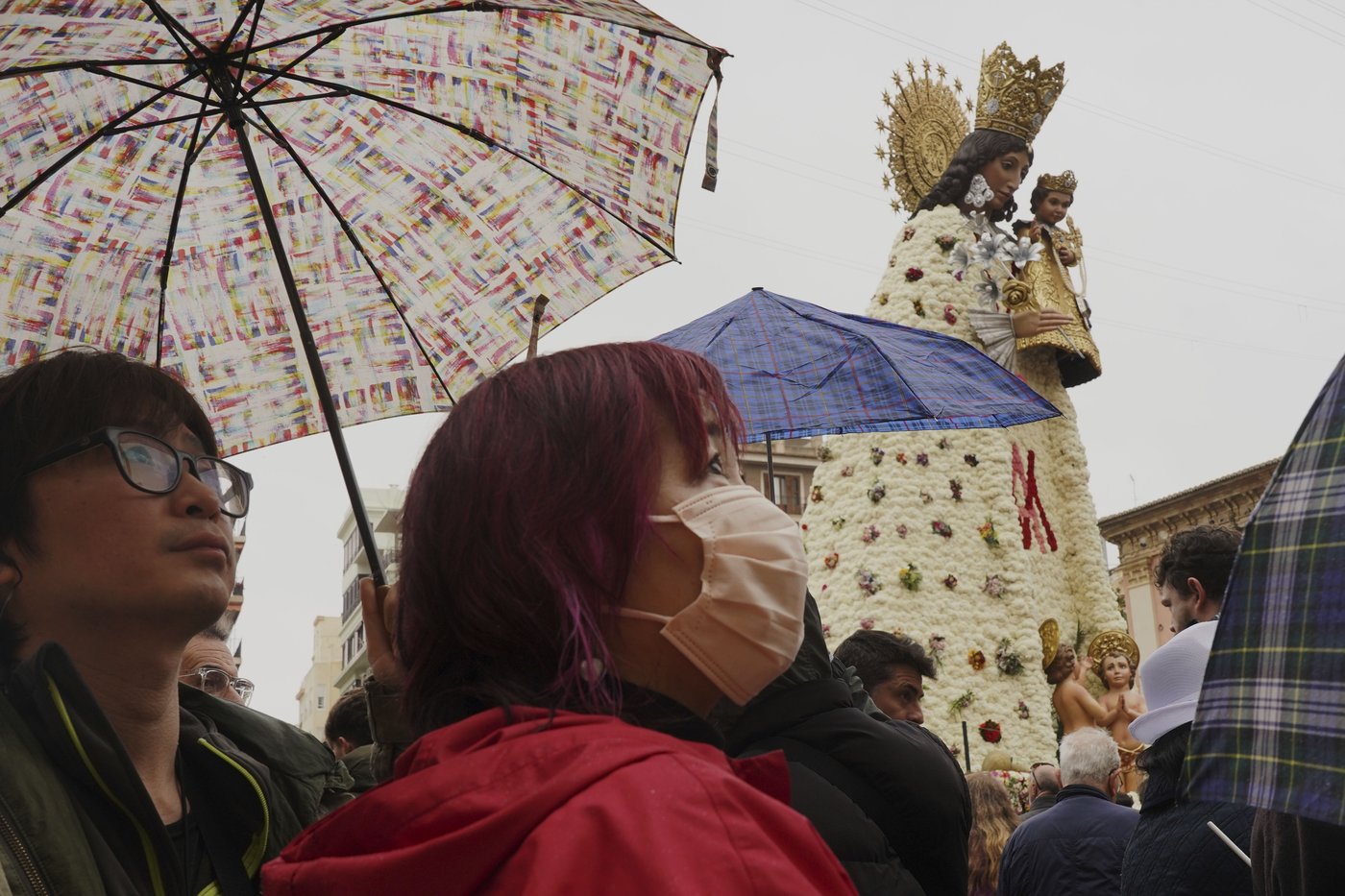 Valencia seeks catharsis in traditional burning of sculptures months after deadly floods | iNFOnews.ca