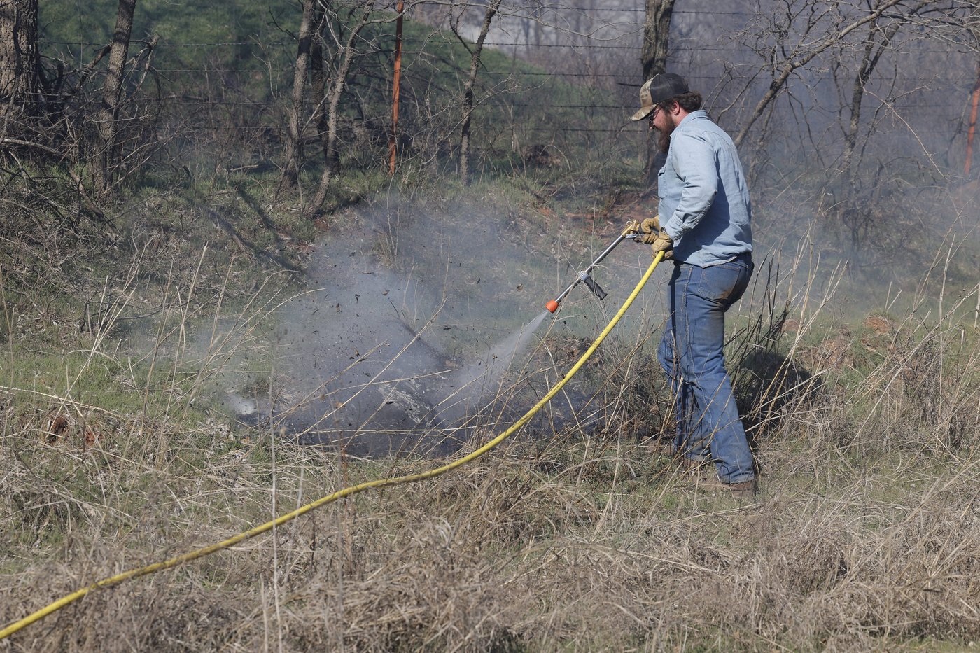 As Oklahoma reels from deadly wildfires, authorities warn of fresh fire threat | iNFOnews.ca