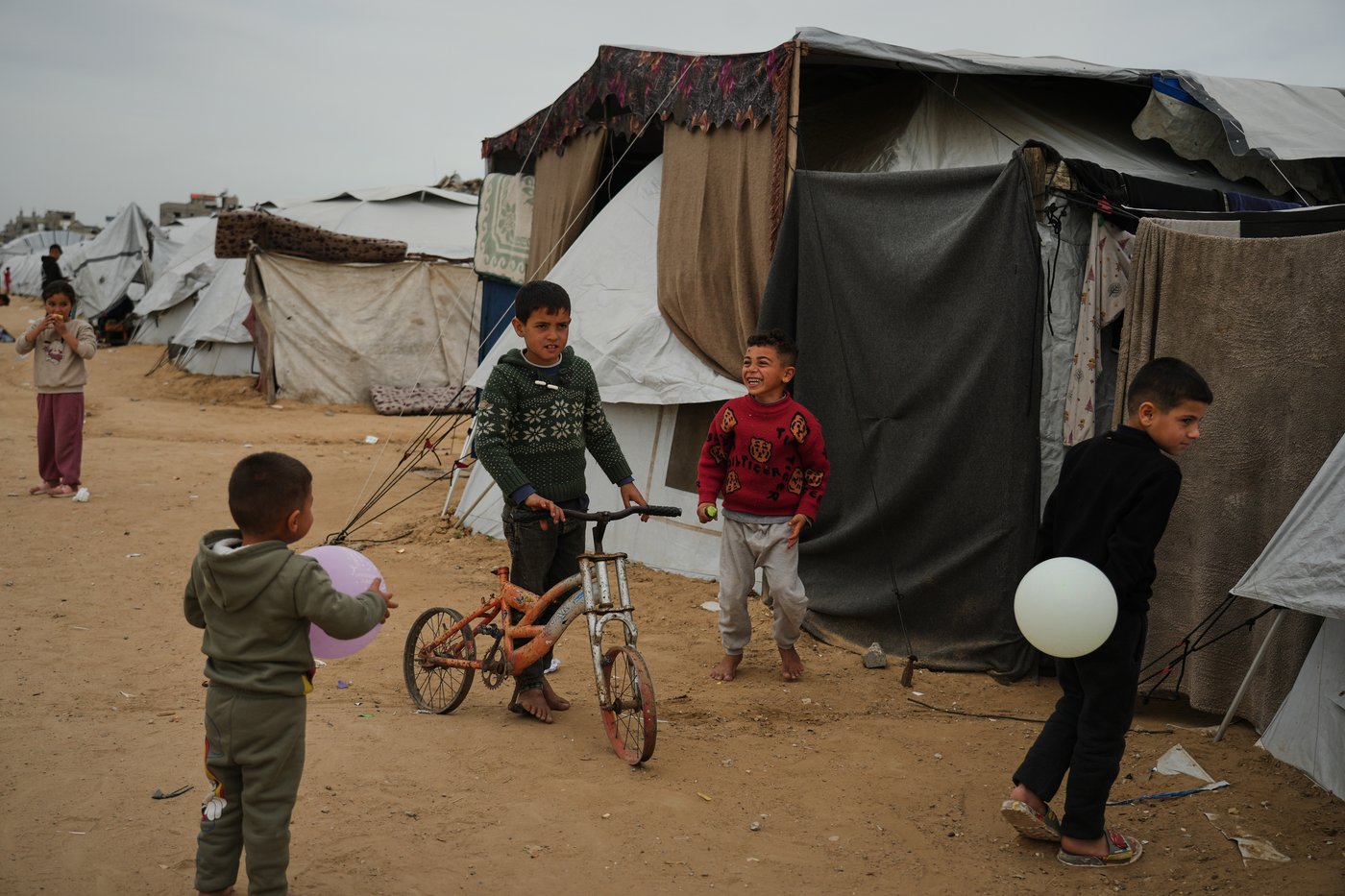 PHOTO ESSAY: In Gaza, orphaned children navigate grief while trying to hold on to childhood | iNFOnews.ca