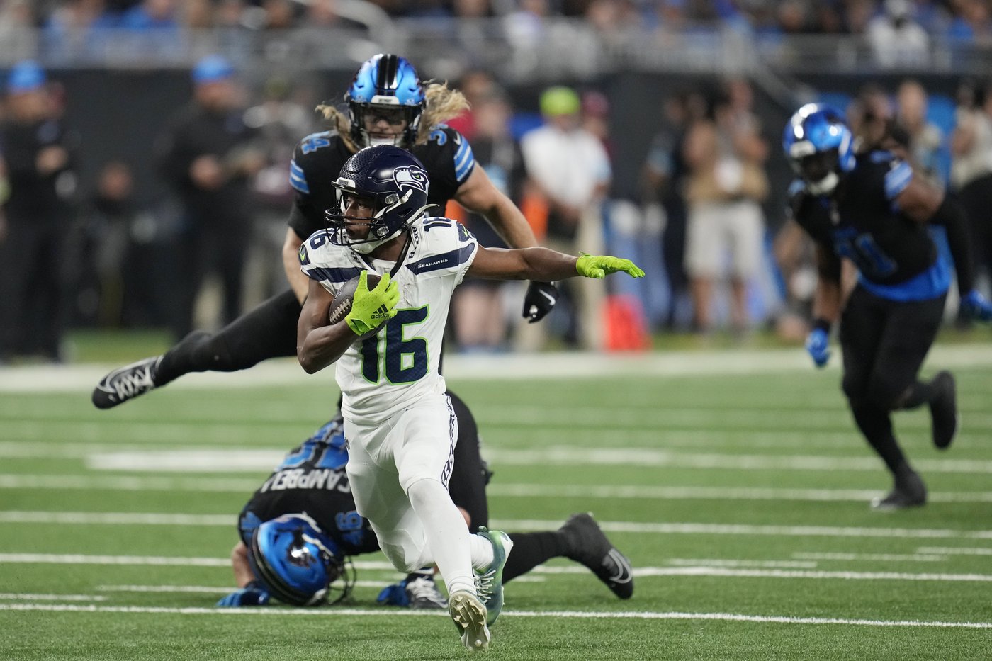 Seahawks fail at first test of the season, but still flash potential despite suffering first loss | iNFOnews.ca