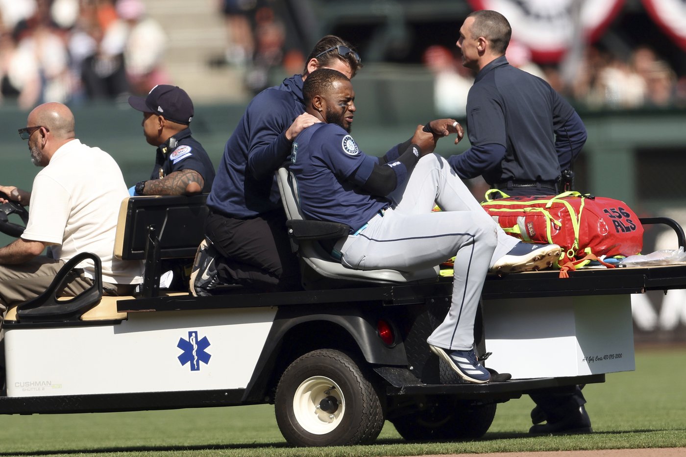 Mariners’ Victor Robles has no regrets about stunning catch that led to shoulder injury | iNFOnews.ca