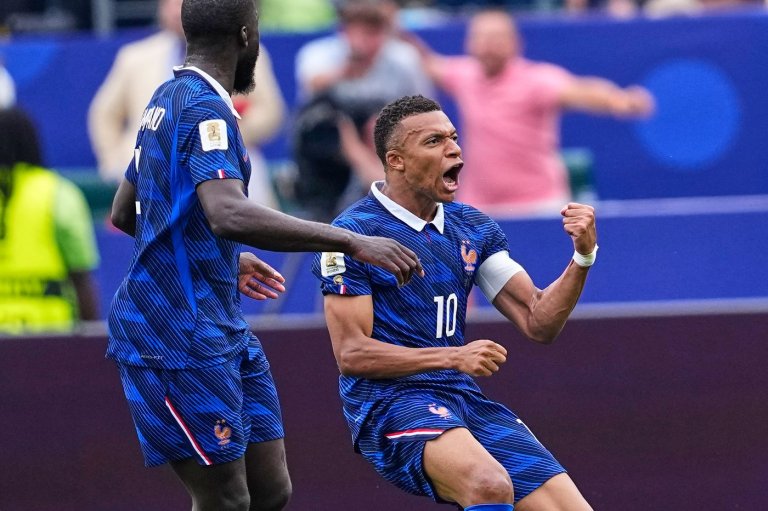 Kylian Mbappé scores 2 goals to lead France to 3-0 win over Iraq and into World Cup knockout stage | iNFOnews.ca