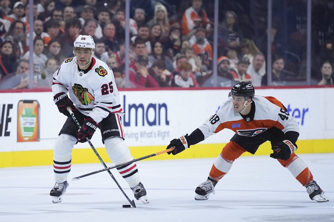 Michkov scores in overtime, Flyers rally to beat Blackhawks 3-2 | iNFOnews.ca