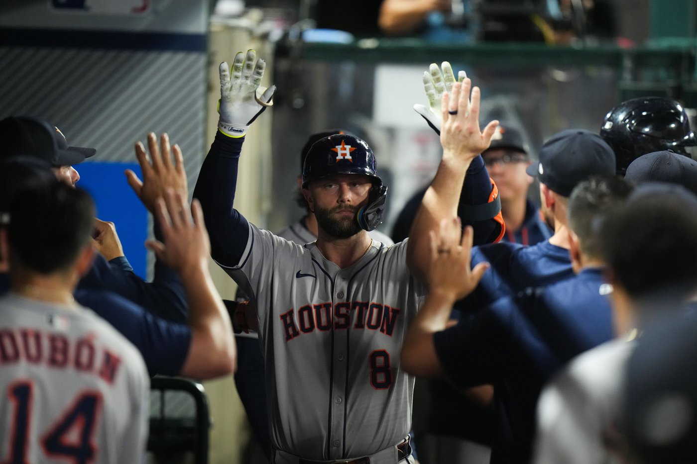 Walker hits 2 homers as Astros beat Angels 6-1 after getting knocked out of playoff contention | iNFOnews.ca