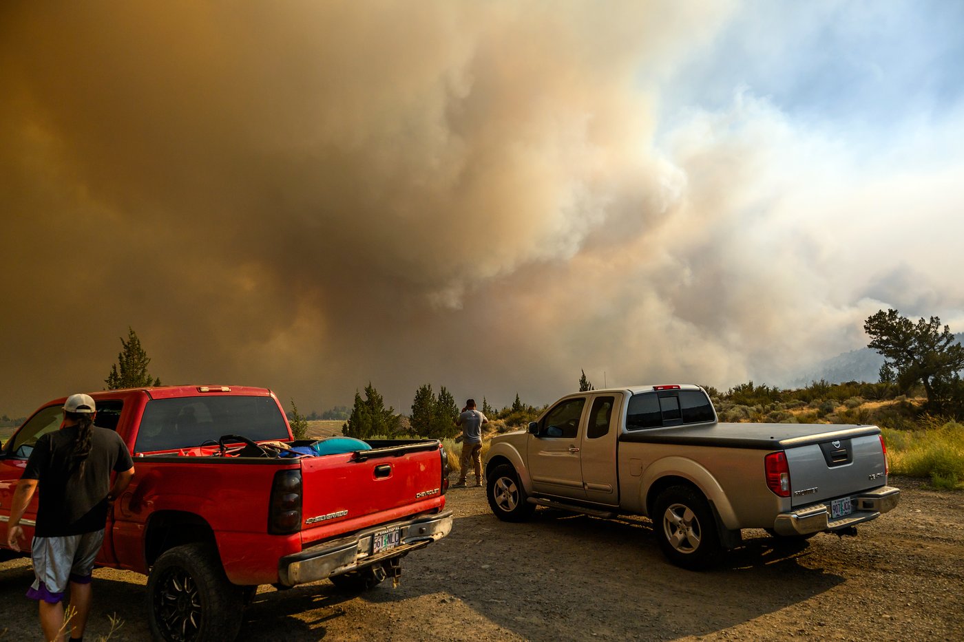 Fast-moving wildfires burn in central Oregon, in photos | iNFOnews.ca