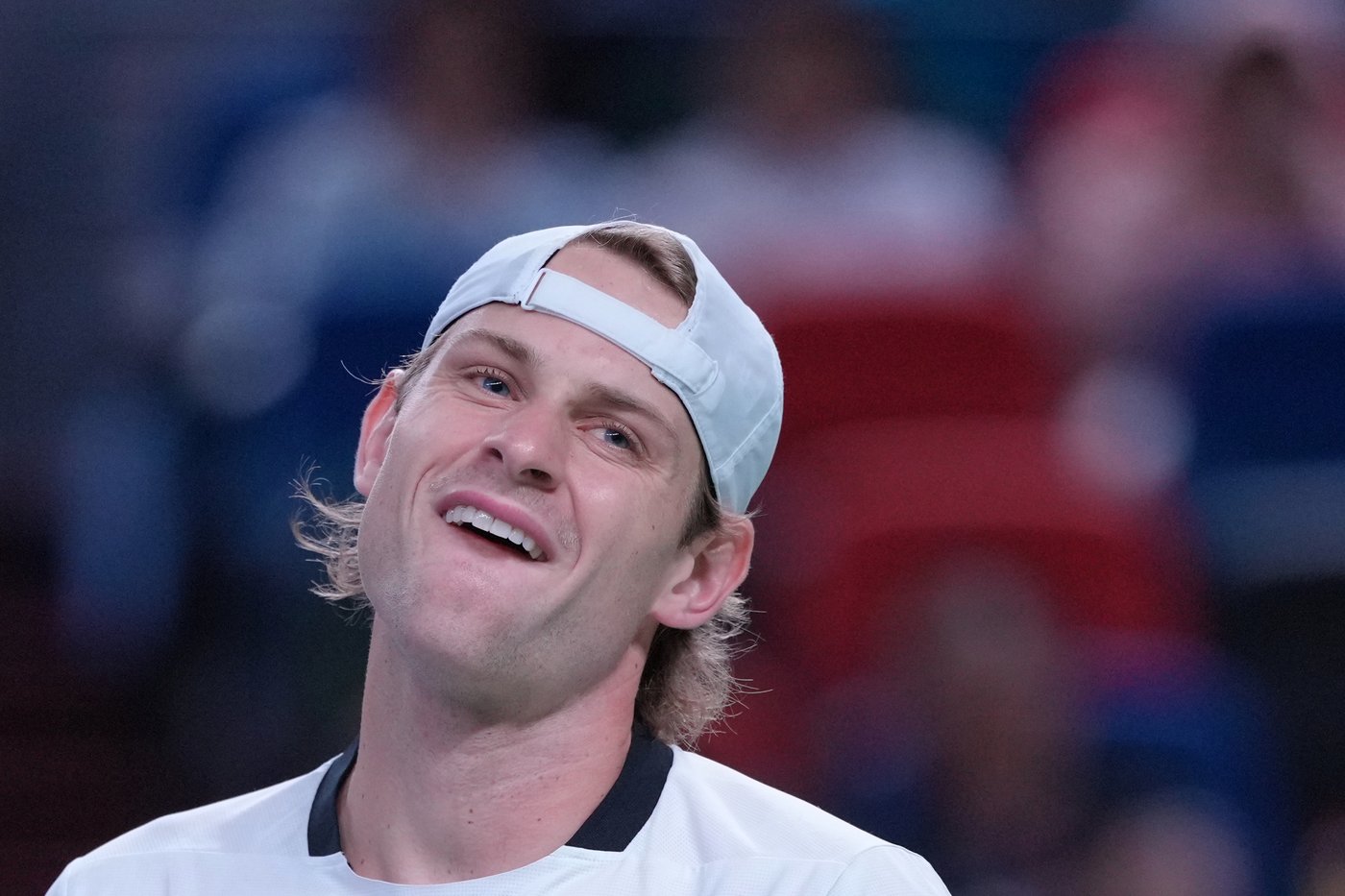 Medvedev beats longtime rival Tsitsipas and advances to Shanghai Masters quarterfinals | iNFOnews.ca