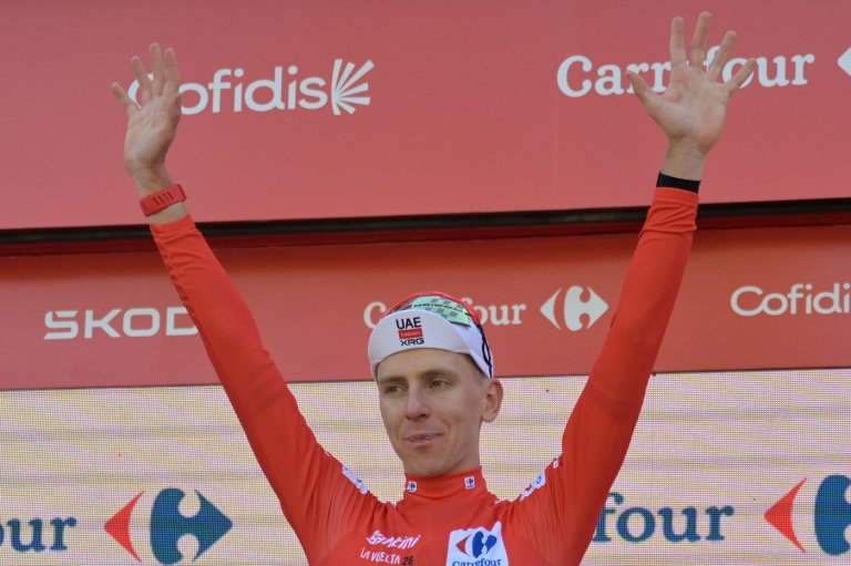 Tadej Pogačar continues to dominate, wins another Spanish Vuelta stage after scare on descent | iNFOnews.ca