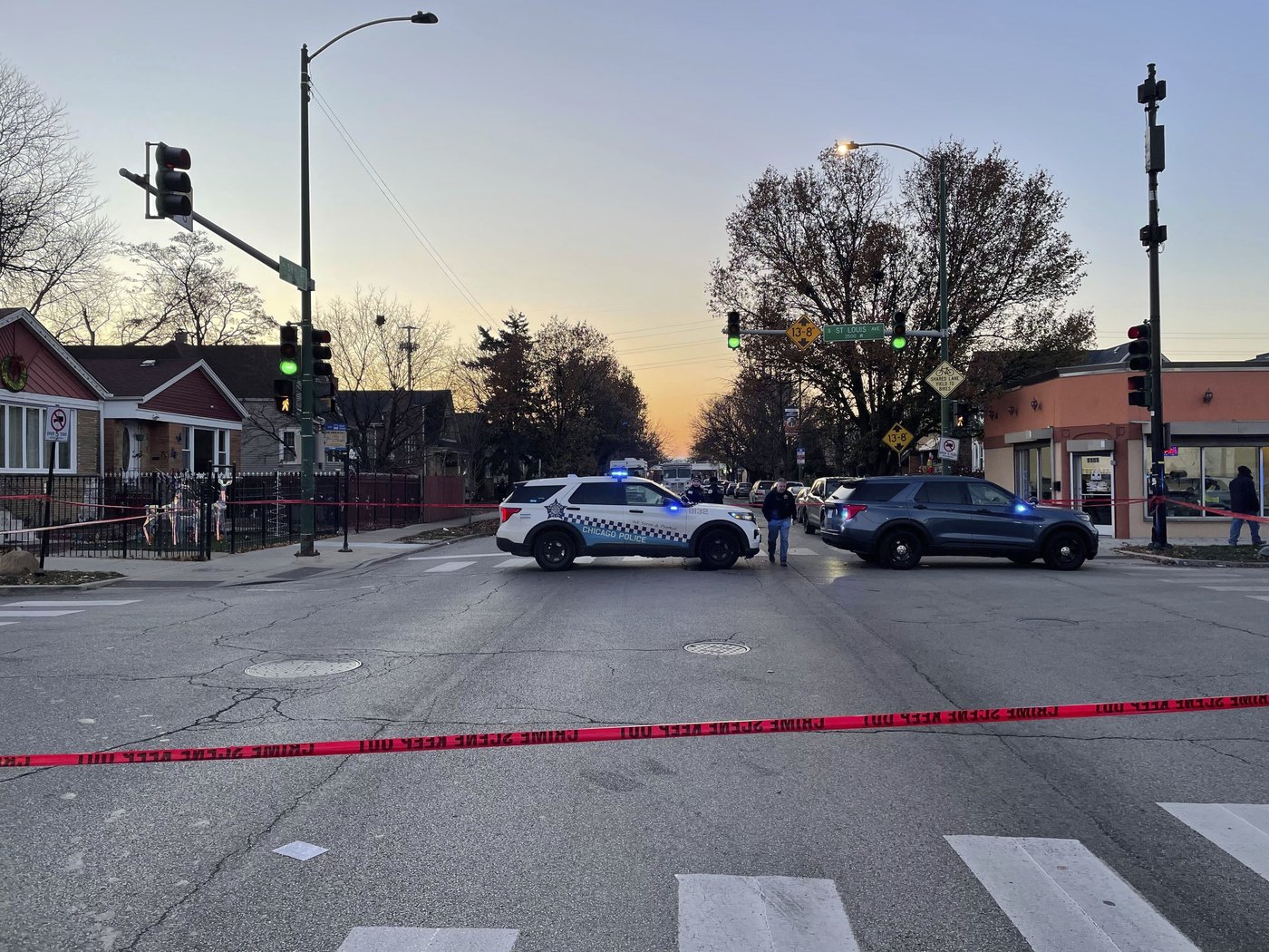 Chicago house party shooting kills 3 men and wounds five other people, police say | iNFOnews.ca
