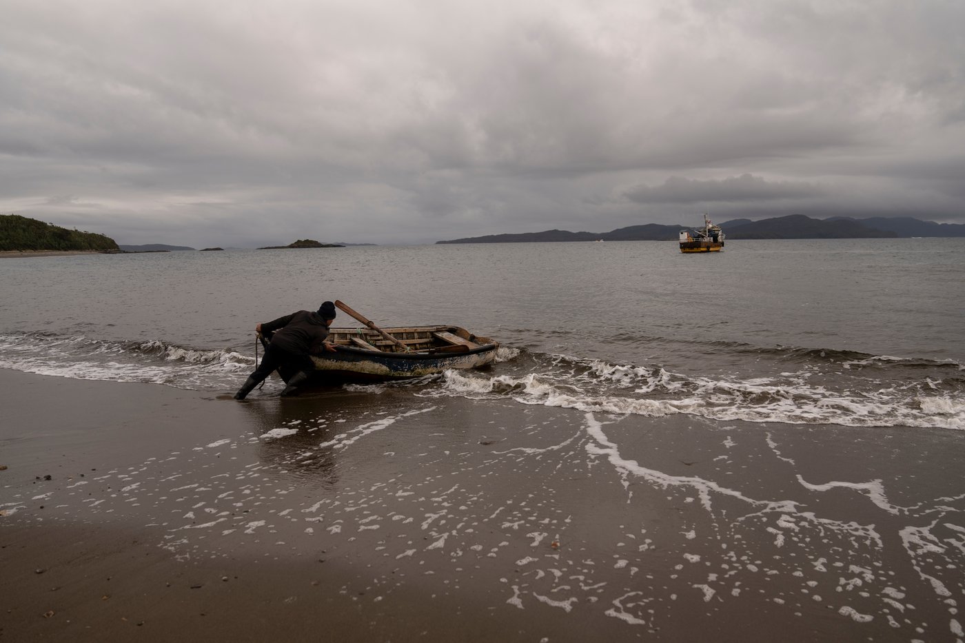 In southern Chile, locals push to protect oceans that have been hurt by intensive salmon farming | iNFOnews.ca In southern Chile, locals push to protect oceans that have been hurt by intensive salmon farming | iNFOnews.ca