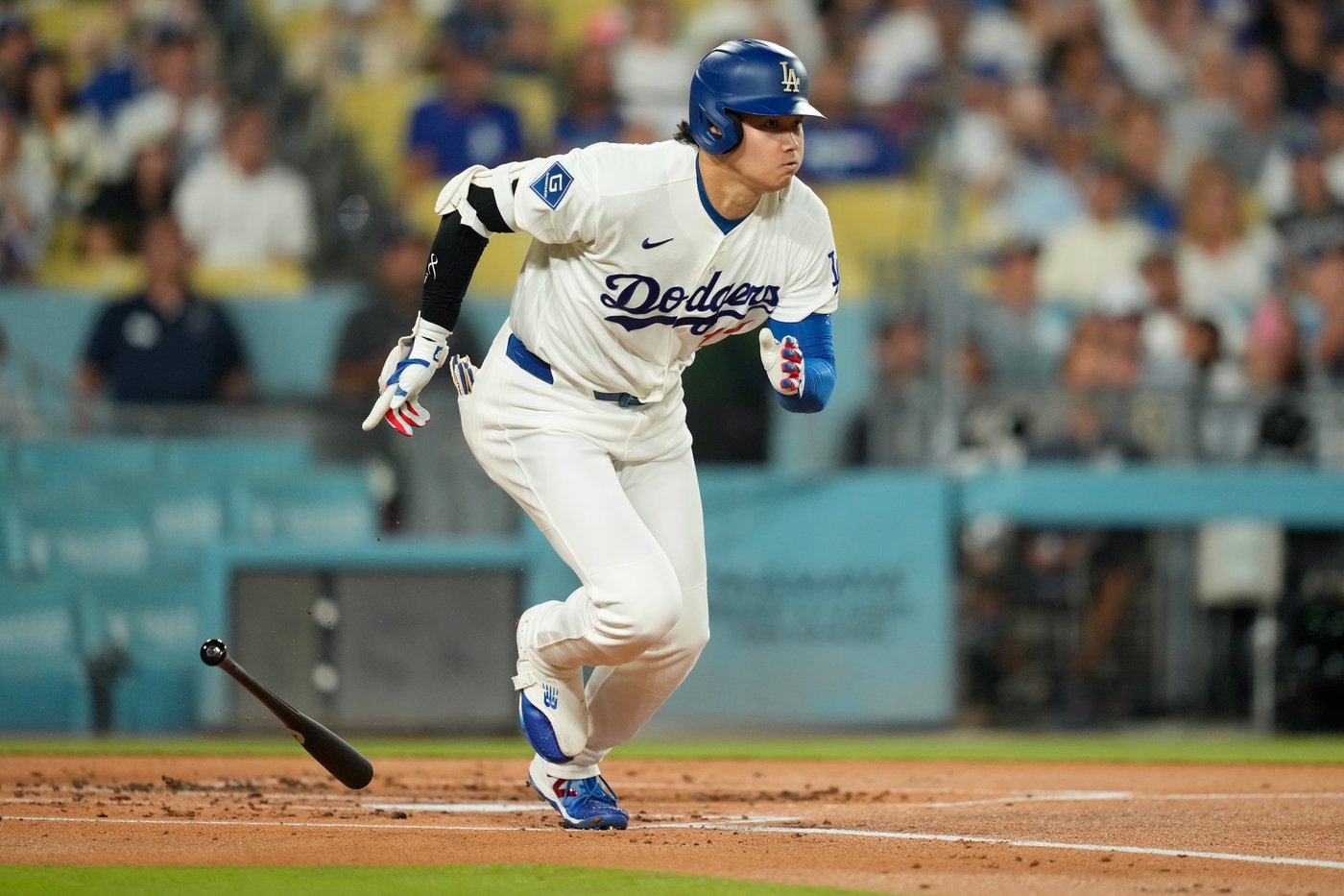 Machado powers the Padres past the Dodgers 5-1, snapping Los Angeles' 11-game home winning streak | iNFOnews.ca
