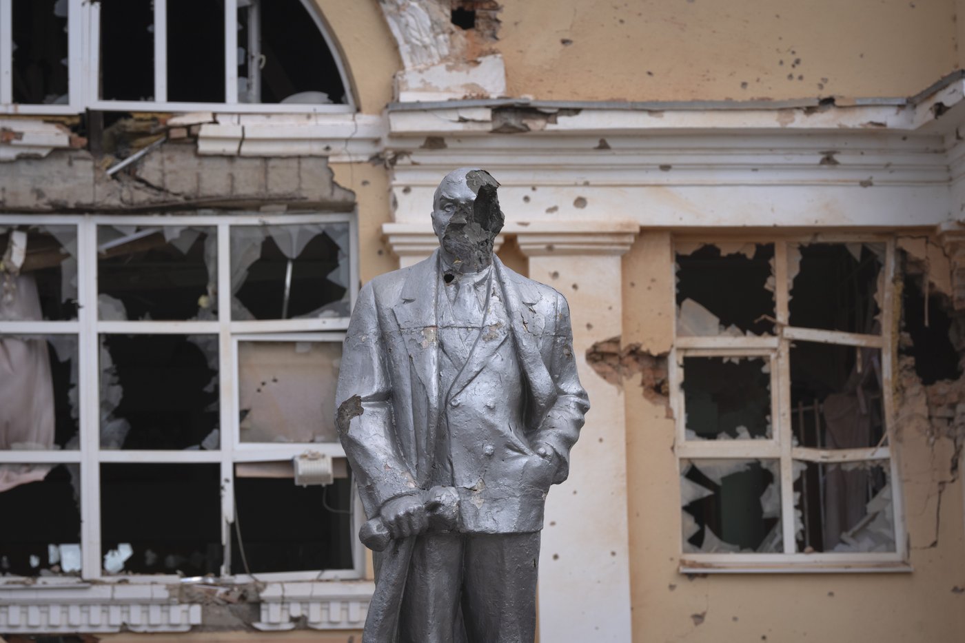 Bloodied Ukrainian troops risk losing more hard-won land in Kursk to Russia | iNFOnews.ca