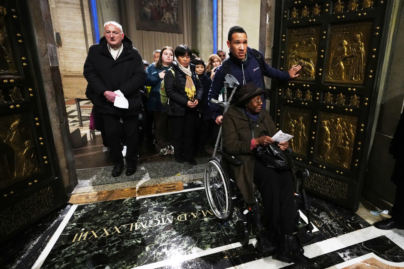 Final pilgrims cross Holy Door as Vatican claims Jubilee success with 33 million visitors | iNFOnews.ca