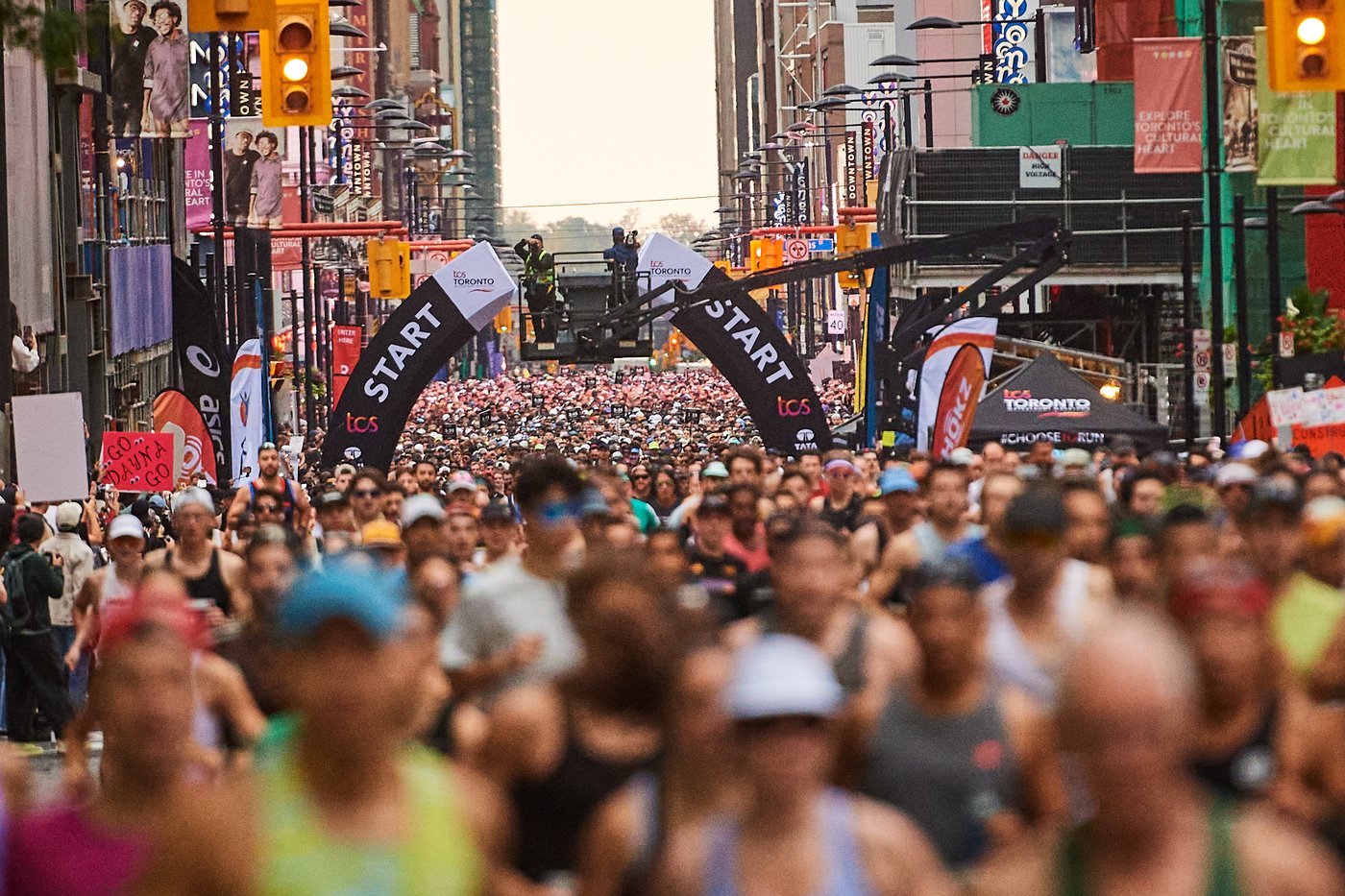 Photo Gallery: Toronto Waterfront Marathon | iNFOnews.ca