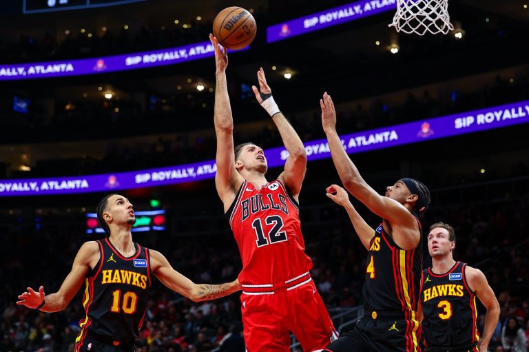 Bulls center Zach Collins out with big toe sprain | iNFOnews.ca