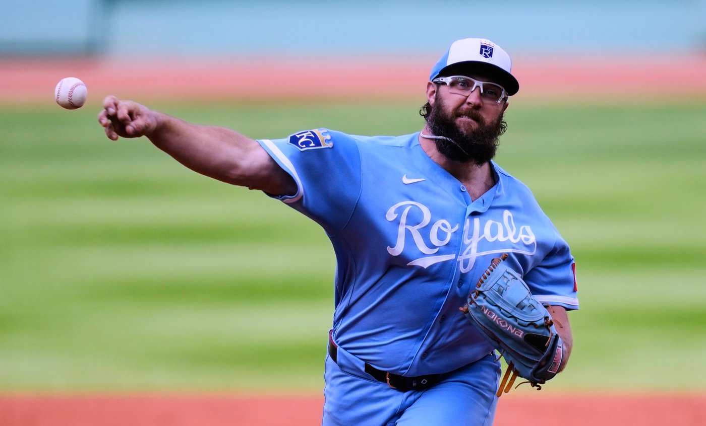Ranger Suarez goes 7 innings, Wilyer Abreu hits key 2-run double as Red Sox beat Royals 5-1 | iNFOnews.ca