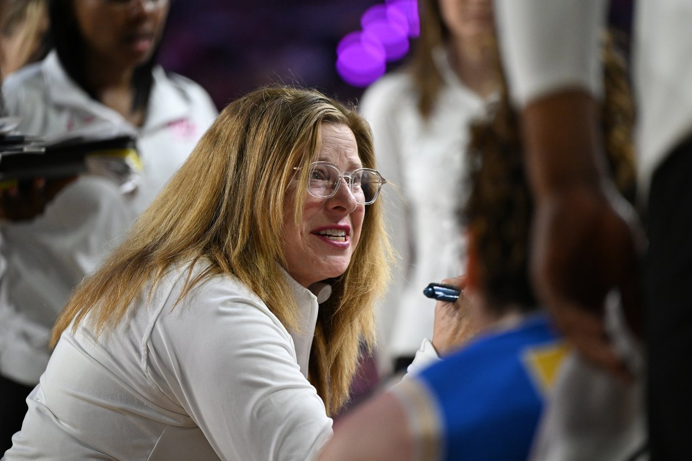 Lauren Betts leads No. 2 UCLA to 69-66 win over No. 8 Michigan, takes 2-game lead in Big Ten race | iNFOnews.ca