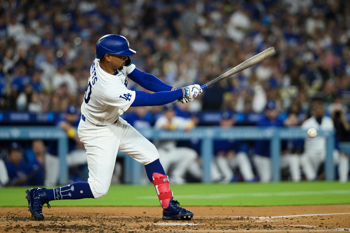 Mookie Betts' late home run rallies Dodgers past Nationals, 7-5 | iNFOnews.ca