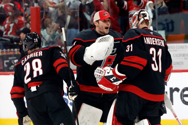 Hurricanes edge Senators in double overtime after overturned goal, missed penalty shot in OT | iNFOnews.ca