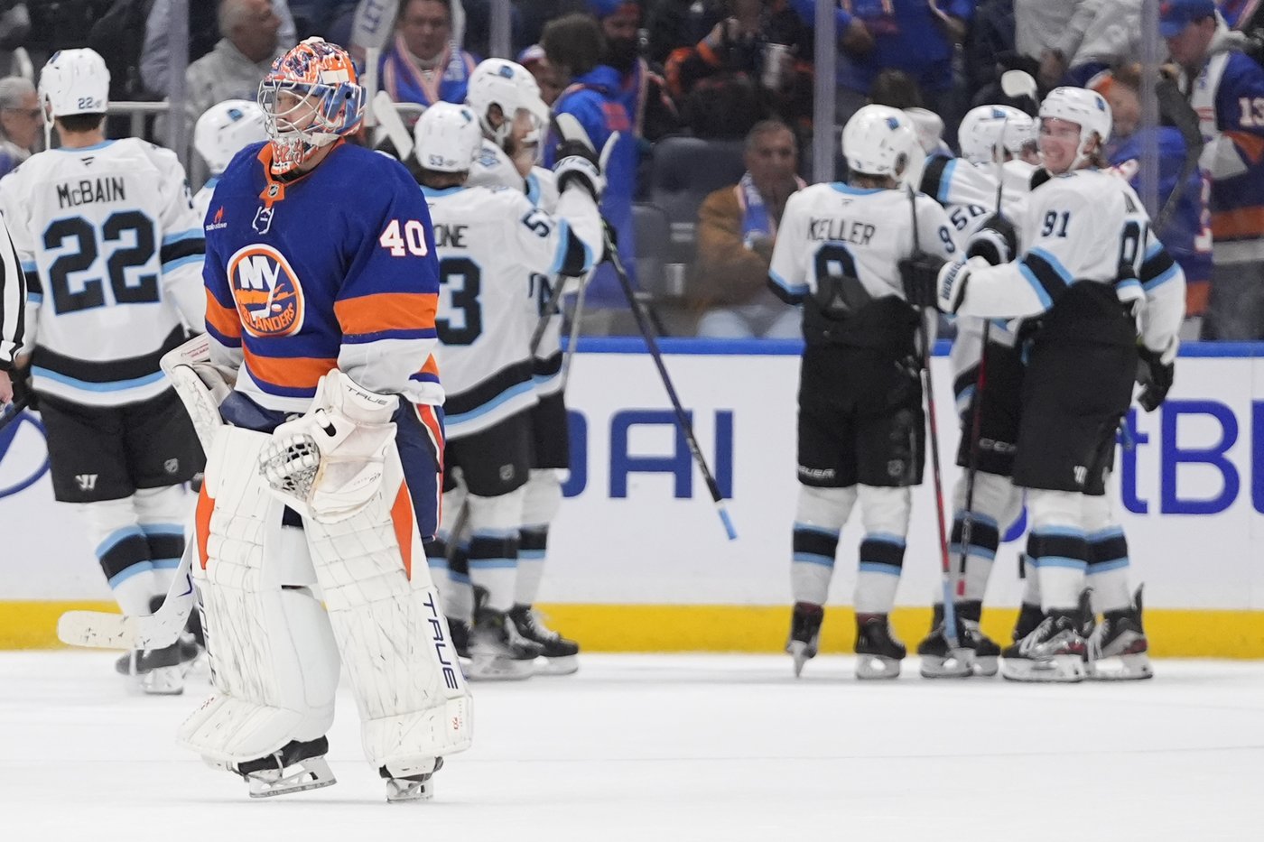 Dylan Guenther scores twice, Utah outlasts Islanders 5-4 in OT to improve to 2-0 | iNFOnews.ca