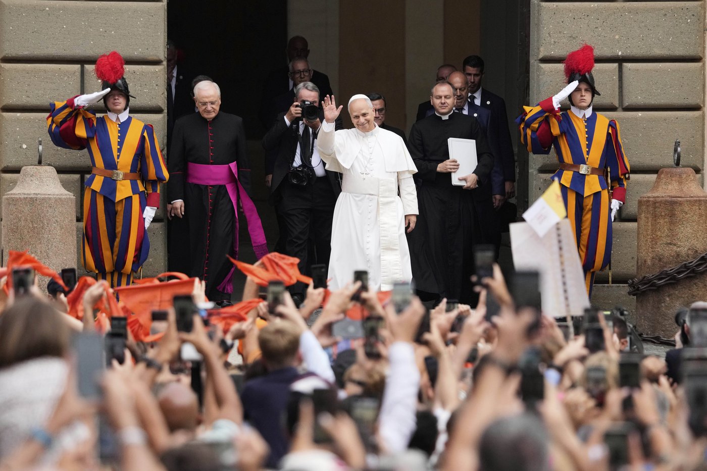 Pope Leo XIV prays for peace as US-Russia summit over Ukraine war gets underway | iNFOnews.ca
