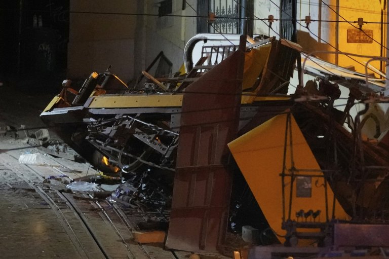 Portugal observes a day of mourning after famed Lisbon streetcar accident kills 15 | iNFOnews.ca