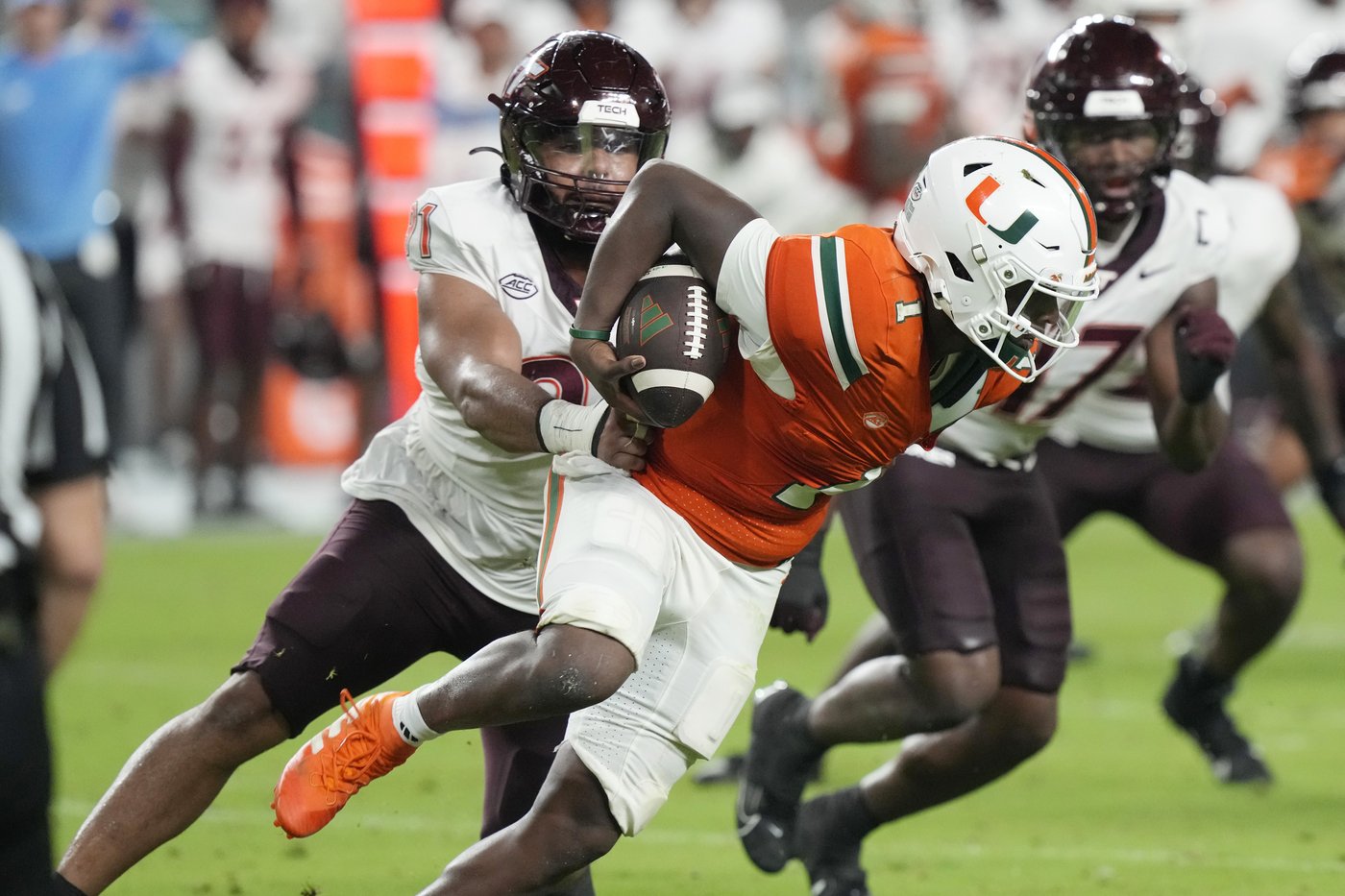 No. 7 Miami survives Virginia Tech 38-34 to remain unbeaten after Hail Mary TD overturned | iNFOnews.ca