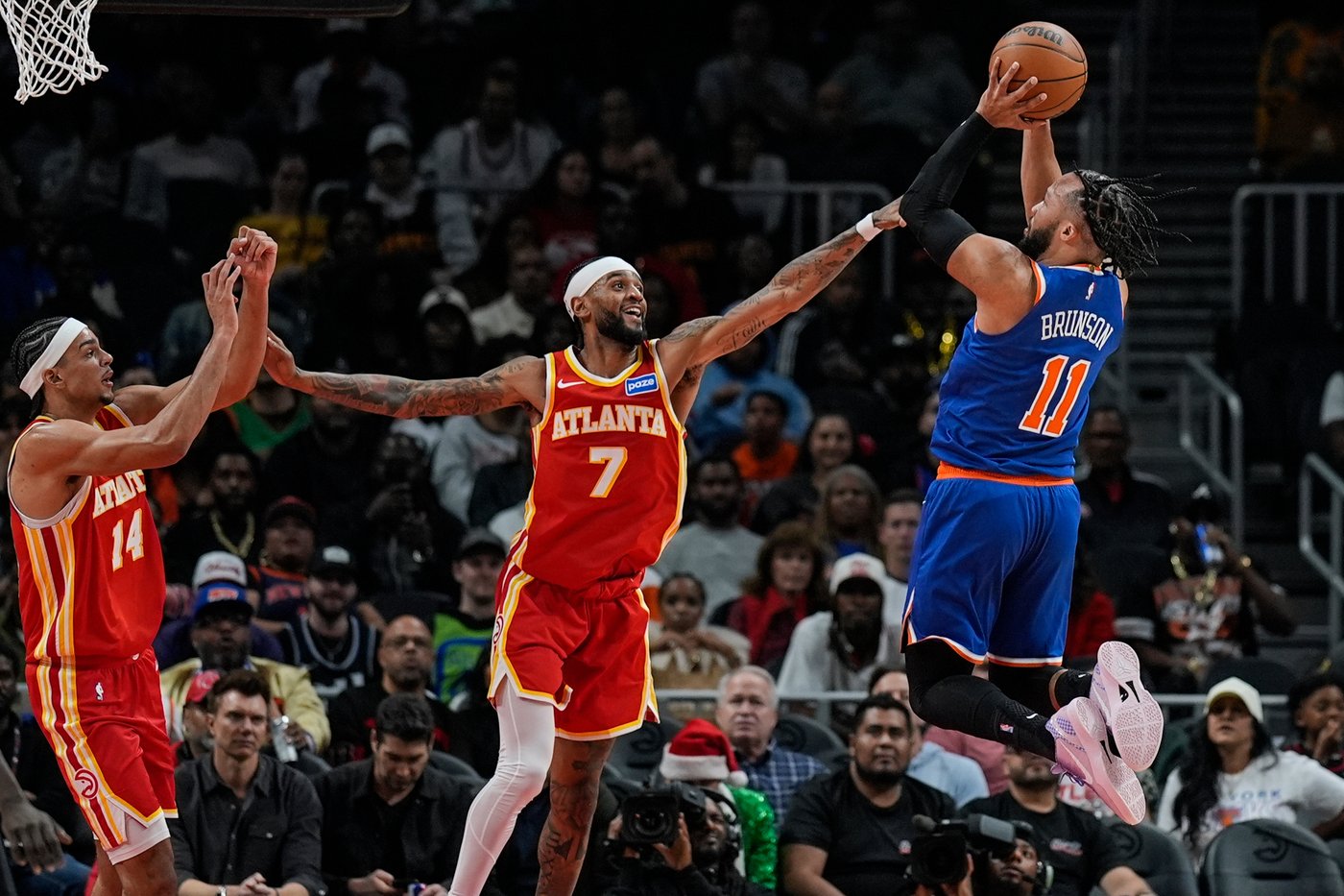 Karl-Anthony Towns scores 36 and Jalen Brunson adds 34 as Knicks hold off struggling Hawks 128-125 | iNFOnews.ca