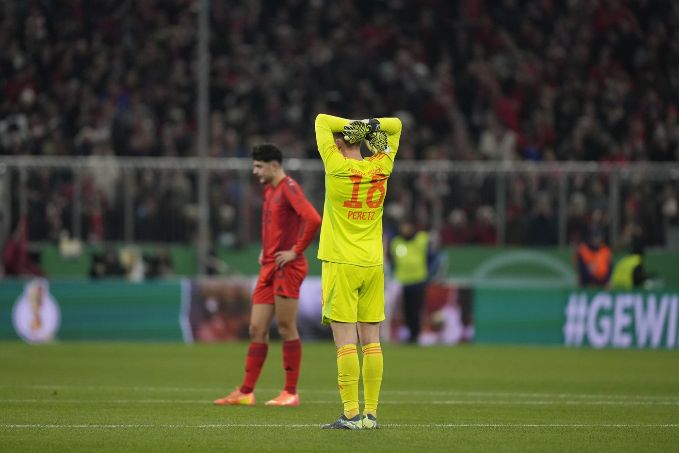 Neuer gets sent off for 1st time and Bayern Munich exits German Cup early again | iNFOnews.ca