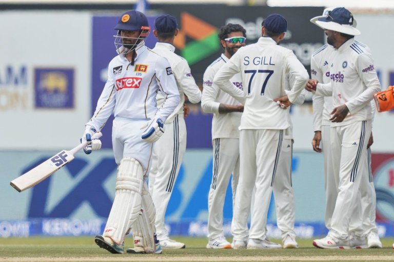 Suthar takes 2-17 as Sri Lanka slumps to 99-5 at lunch on Day 3 of 1st cricket test against India | iNFOnews.ca