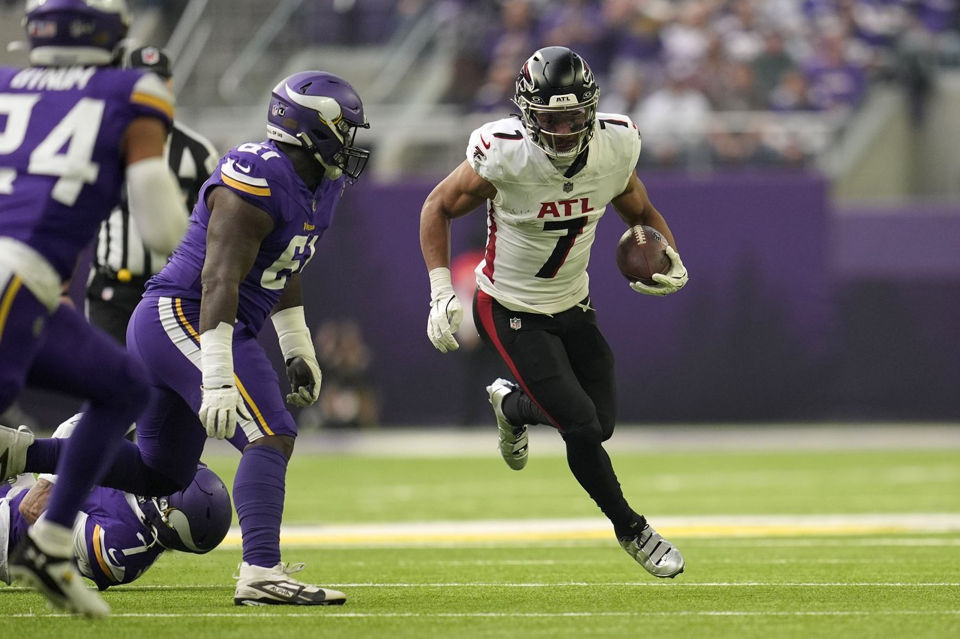 Slumping Falcons try to keep pace in NFC South when visiting the skidding Raiders | iNFOnews.ca